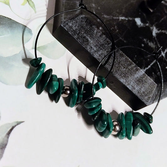 Créoles noires et malachite.