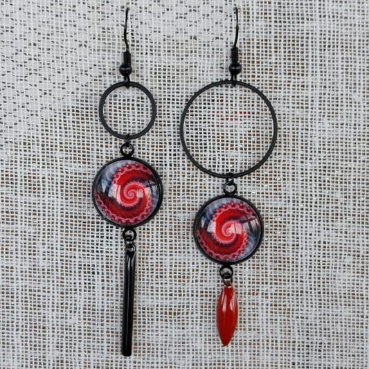 Boucles d'oreille spirales asymétriques rouge et noir