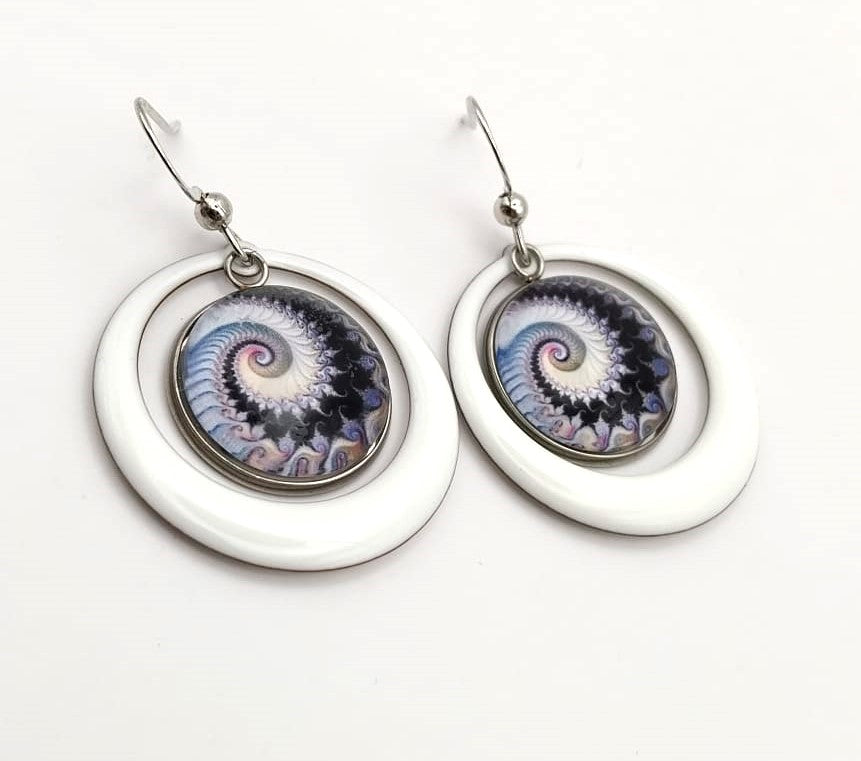 Boucles d'oreille cabochons spirales fractales