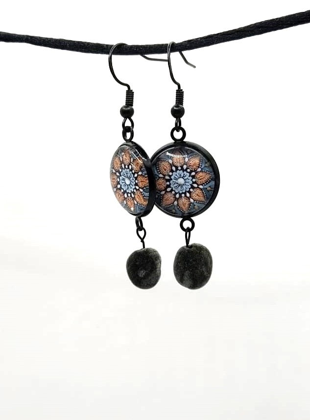 Boucles d'oreilles graines de Zanzibar et motif mandala.