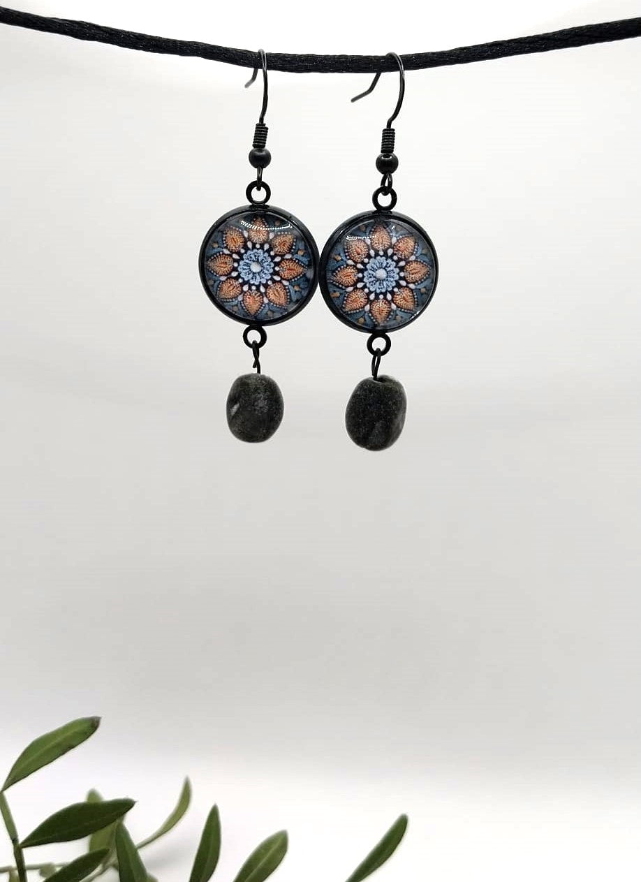 Boucles d'oreilles graines de Zanzibar et motif mandala.